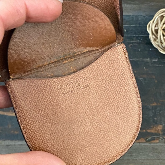 Louis Vuitton coin pouch - Picture 6 of 9